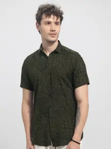 Snitch Green & Black Classic Tribal Printed Slim Fit Casual Shirt