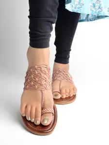 Shoetopia Textured One Toe Flats