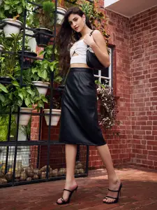 Berrylush White Shoulder Straps Cut-Outs Crop Top