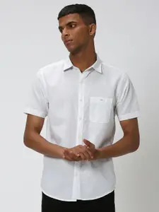 Mufti Slim Fit Opaque Casual Shirt