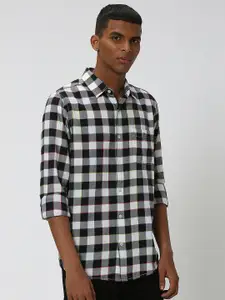 Mufti Slim Fit Buffalo Checks Pure Cotton Casual Shirt