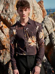 Mufti Slim Fit Floral Printed Spread Collar Pure Cotton Casual Shirt