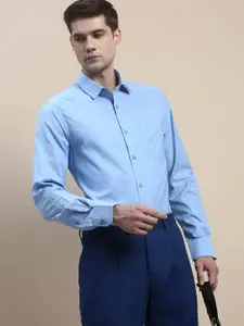 INVICTUS Standard Spread Collar Slim Fit Chambray Cotton Formal Shirt