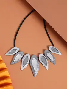 SOHI Leaf Shaped Necklace