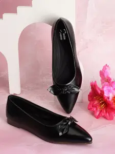 TWIN TOES Textured Pointed Toe Ballerinas With Bows