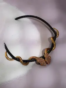 SOHI Gold-Plated Stone-Studded Necklace