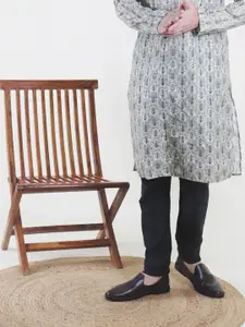 FAUSTO Men Embroidered Lightweight Mojaris