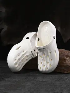BIRDE Men Self Design Clogs