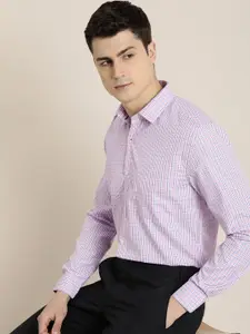 INVICTUS Men Original Slim Fit Opaque Checked Formal Shirt