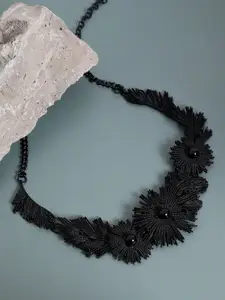 SOHI Floral Choker Minimal Necklace