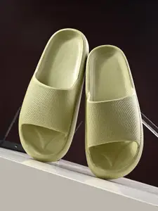 The Roadster Lifestyle Co. Men Olive Green Textured Sliders