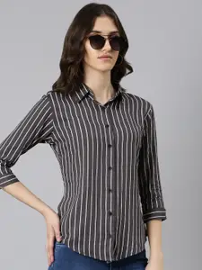 SHOWOFF Standard Slim Fit Vertical Striped Casual Shirt