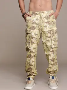 The Roadster Lifestyle Co. Men Camouflage Printed Relaxed Fit Cargo Trousers