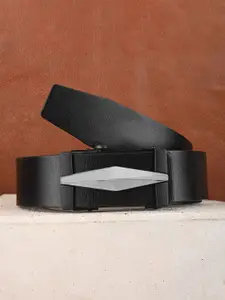 BuckleUp Men Textured Leather Slim Belt