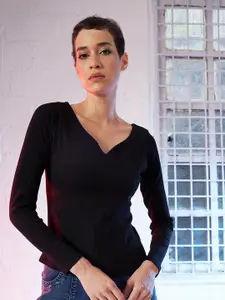 SASSAFRAS Black Sweetheart Neck Sweetheart Long Sleeves Fitted Top