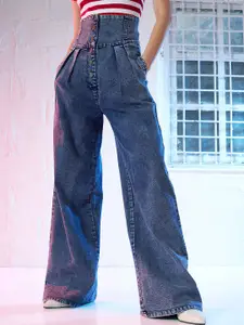 SASSAFRAS Women Blue Straight Fit High Rise Clean Look Light Fade Stretchable Jeans