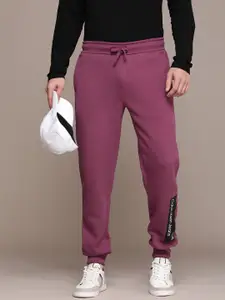Calvin Klein Jeans Men Solid Mid-Rise Joggers Track Pants