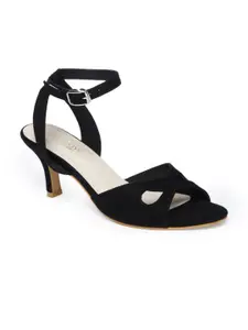 Monrow Women Black Solid Sandals