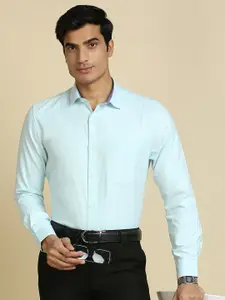 INVICTUS Original Slim Fit Spread Collar Cotton Formal Shirt