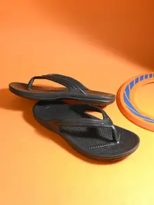 The Roadster Lifestyle Co. Women Black Textured Thong Flip Flops
