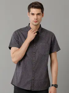 Voi Jeans Spread Collar Geometric Printed Slim Fit Opaque Cotton Casual Shirt