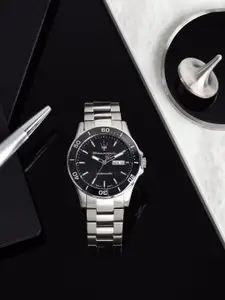 Maserati Men Black Dial & Silver Toned Stainless Steel Bracelet Style Straps Digital Automatic Motion Watch