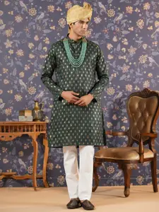 House of Pataudi Ethnic Motifs Printed Mandarin Collar Straight Kurta With Trouser