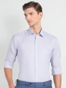 Arrow Slim Fit Micro Checks Spread Collar Long Sleeves Casual Shirt