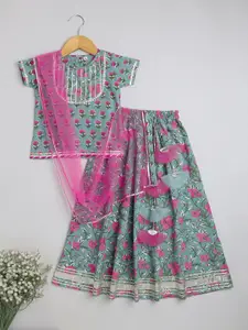 The Magic Wand Girls Floral Printed Ready to Wear Lehenga & Blouse With Dupatta