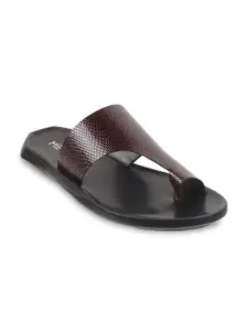 Metro Men Textured Leather Comfort Sandals
