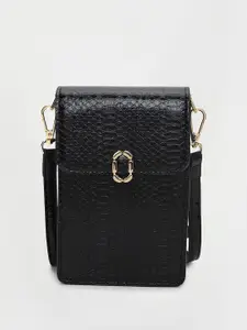 Ginger by Lifestyle Women Black Textured Handbag