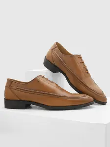 Blackberrys Men Textured Leather Oxfords