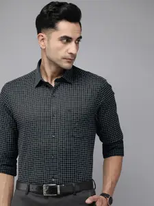 Arrow Men Original Slim Fit Grid Tattersall Checked Pure Cotton Formal Shirt