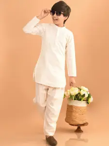 LilPicks Boys Ethnic Motifs Embroidered Sequinned Straight Kurta with Trousers