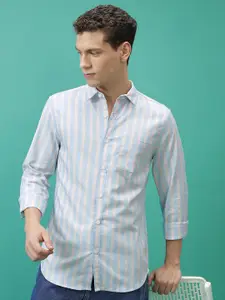 HIGHLANDER Slim Fit Spread Collar Striped Casual Shirt