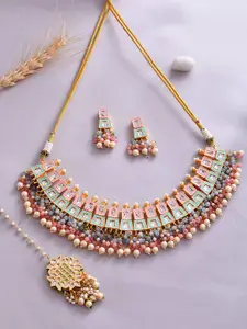 DASTOOR Gold-Plated Kundan-Studded & Beaded Necklace With Earrings & Maang Tika