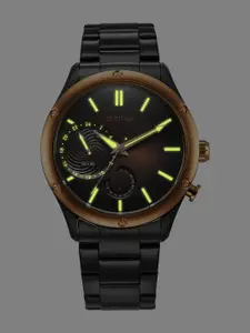 Titan Men Dial & Stainless Steel Bracelet Style Straps Analogue Watch 10009KM02