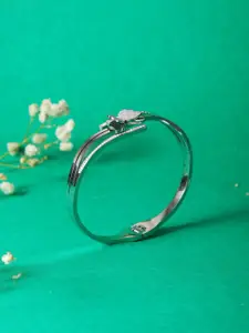 Zeraki Jewels Silver-Plated Cuff Bracelet