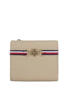 Tommy Hilfiger Women Textured Leather Two Fold Wallet