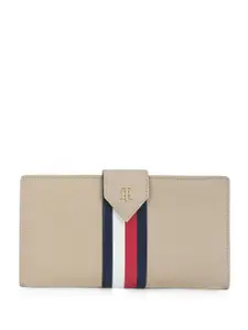 Tommy Hilfiger Women Leather Two Fold Wallet