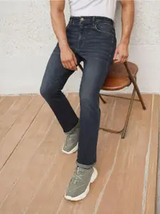 Wrangler Men Millard Straight Fit Clean Look Light Fade Stretchable Cotton Jeans