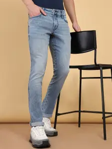 Wrangler Men Skanders Slim Fit Low-Rise Clean Look Heavy Fade Cotton Stretchable Jeans