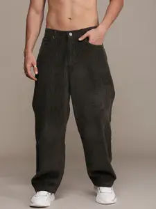 Roadster Men High-Rise Pure Cotton Trousers