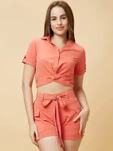 Globus Peach Shirt Collar Crop Top & Shorts