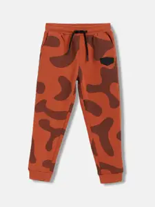 Blue Giraffe Boys Camouflage Printed Regular Fit Mid-Rise Joggers