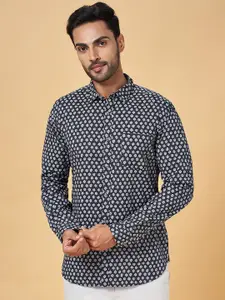 BYFORD by Pantaloons Slim Fit Floral Printed Cotton Casual Shirt