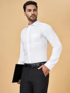Peregrine by Pantaloons Spread Collar Slim Fit Opaque Cotton Formal Shirt