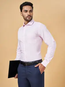 Peregrine by Pantaloons Textured Slim Fit Opaque Cotton Formal Shirt