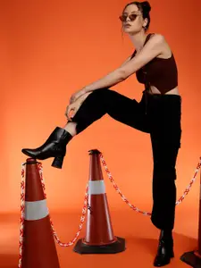 Belliskey Women Relaxed Fit High-Rise Clean Look Denim Cropped Cargo Jeans