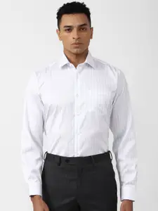 Van Heusen Striped Cotton Opaque Formal Shirt